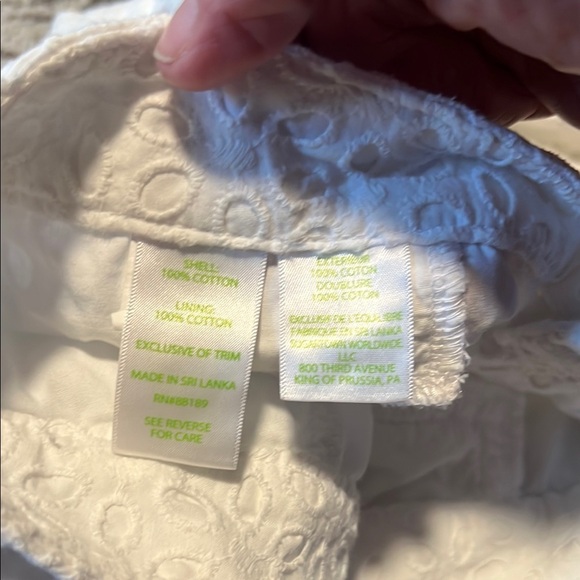 Lily Pulitzer white shorts lined. Size 6. Like new. Dressy or casual. - Picture 4 of 5